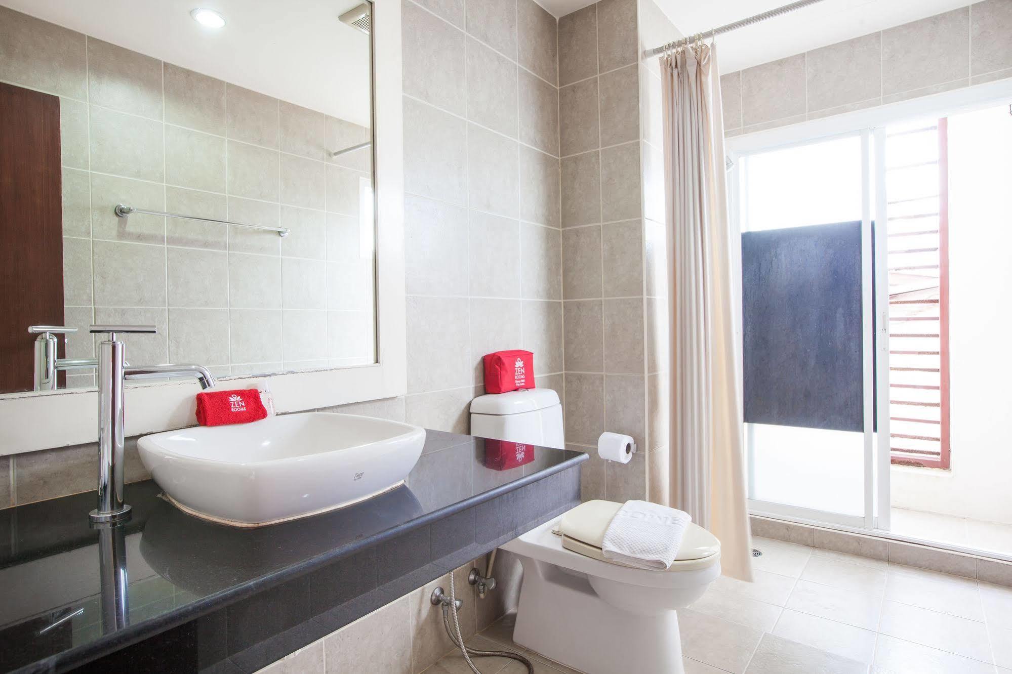 Zen Rooms Chaofa East Road Rawai Dış mekan fotoğraf